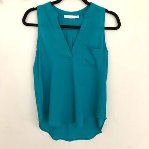 Lush Sleeveless Split Neck Blouse | Size XS